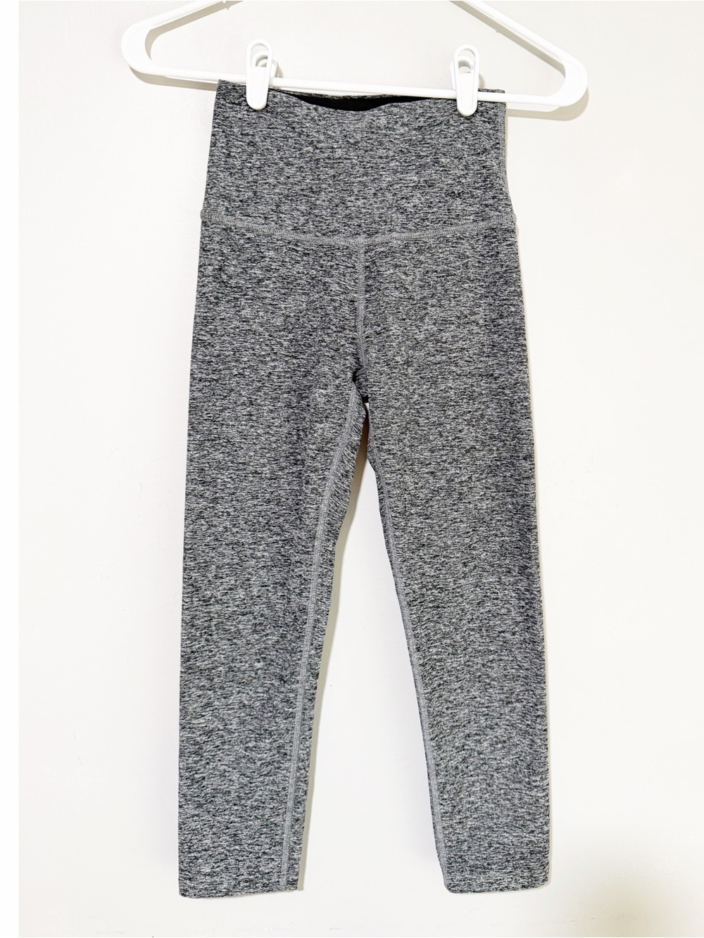 Beyond yoga spacedye capri leggings gray size small
